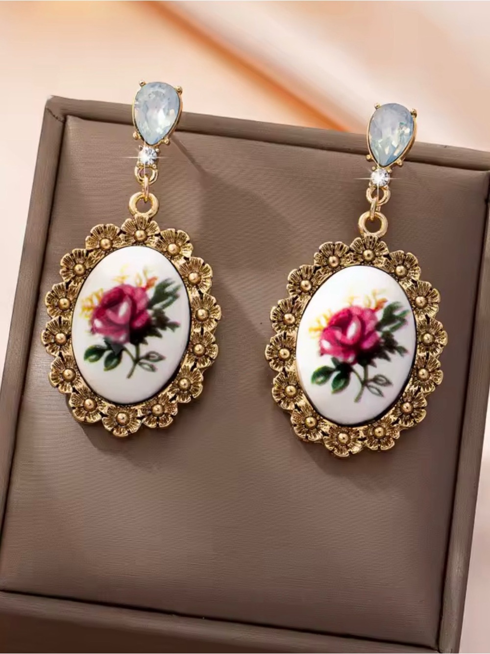 Vintage Red Rose Cameos earring - Picture 4 of 5